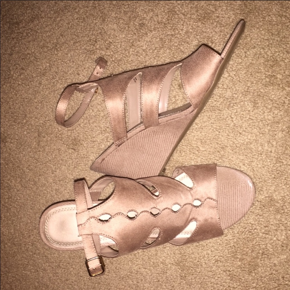 Rose gold wedges NWT
